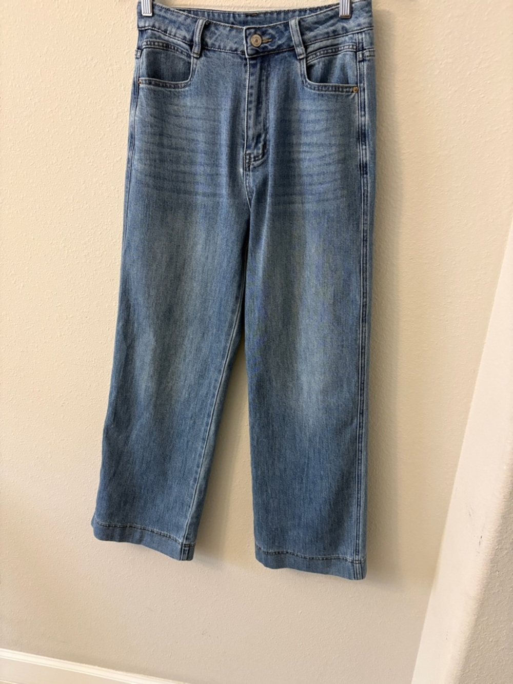 Classic Straight Men's Jeans in Light Blue Wash